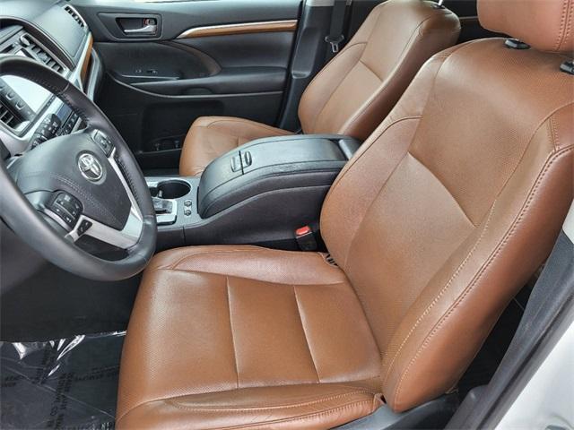 used 2019 Toyota Highlander car, priced at $30,798