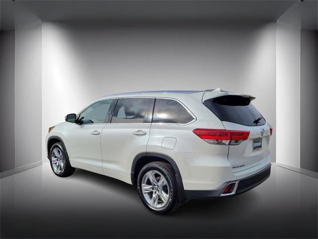 used 2019 Toyota Highlander car, priced at $30,798