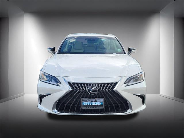 new 2025 Lexus ES 300h car, priced at $48,894