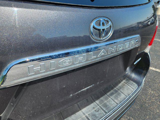 used 2011 Toyota Highlander car, priced at $8,899