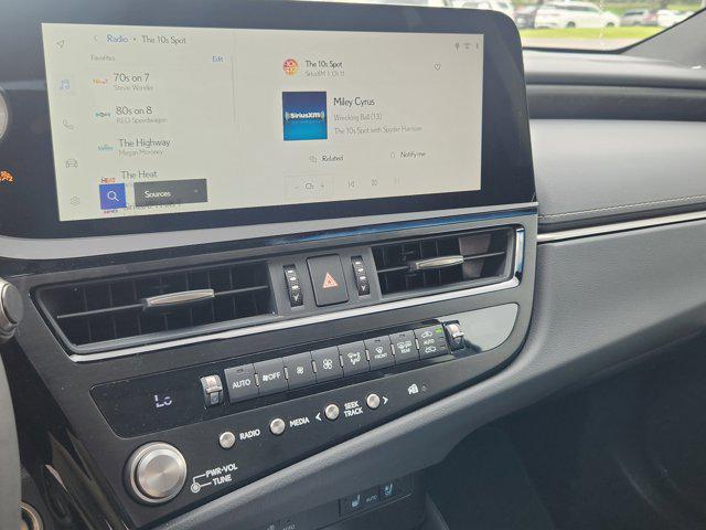 new 2025 Lexus ES 300h car, priced at $50,989