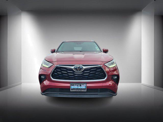 used 2021 Toyota Highlander car, priced at $37,201