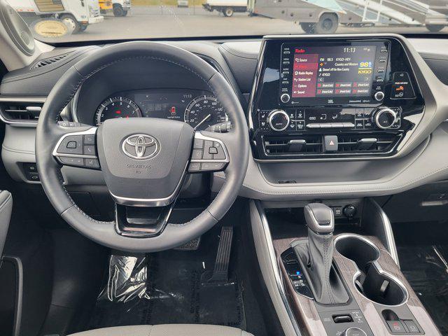 used 2021 Toyota Highlander car, priced at $37,201
