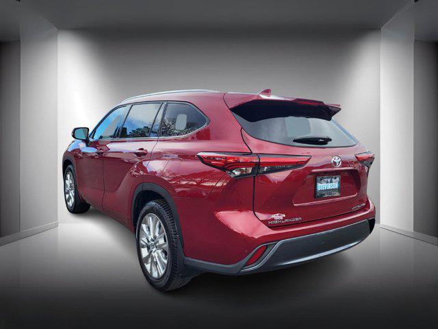 used 2021 Toyota Highlander car, priced at $37,201