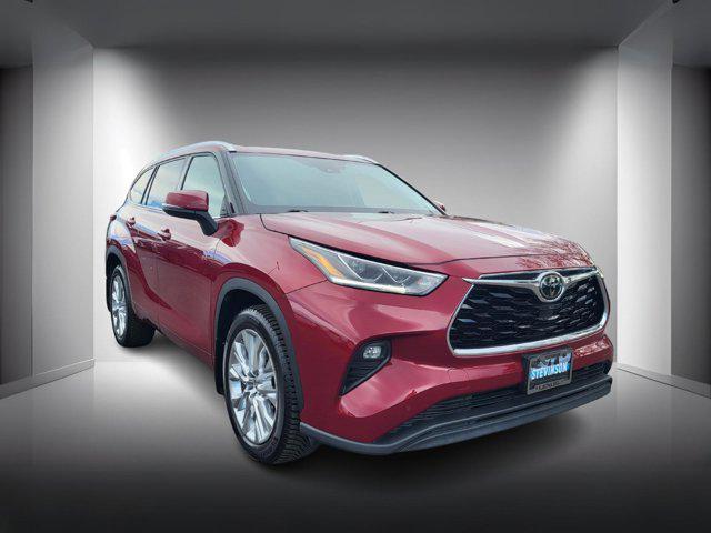 used 2021 Toyota Highlander car, priced at $37,201