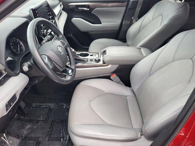 used 2021 Toyota Highlander car, priced at $37,201
