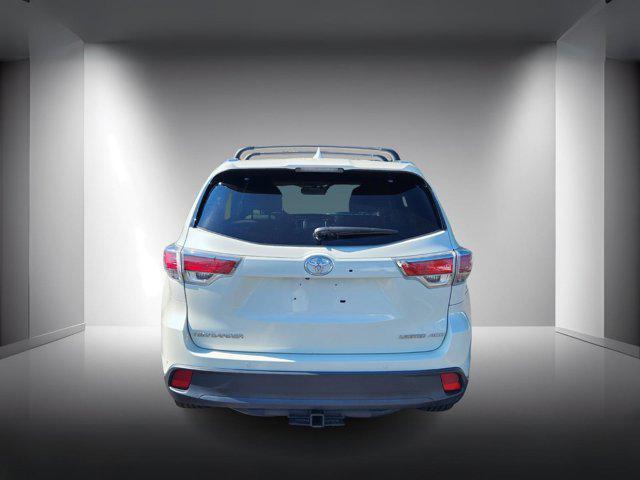 used 2016 Toyota Highlander car, priced at $29,298