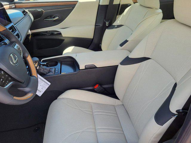 new 2025 Lexus ES 300h car, priced at $56,454