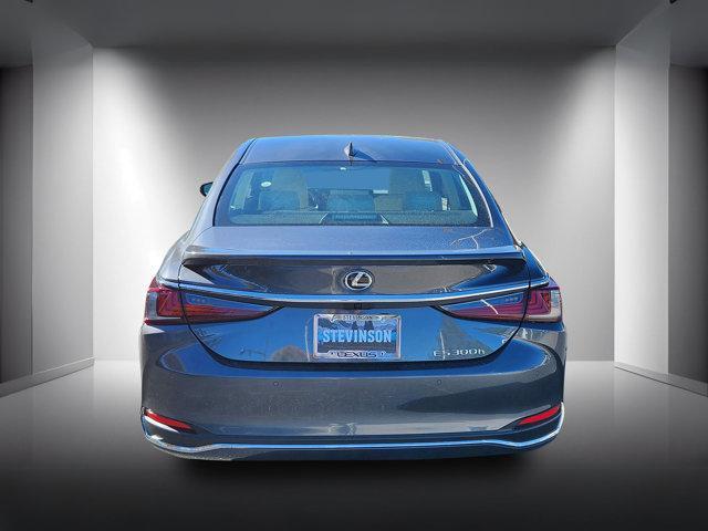 new 2025 Lexus ES 300h car, priced at $56,454