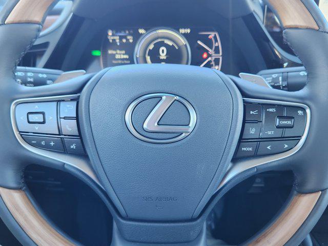 new 2025 Lexus ES 300h car, priced at $56,454