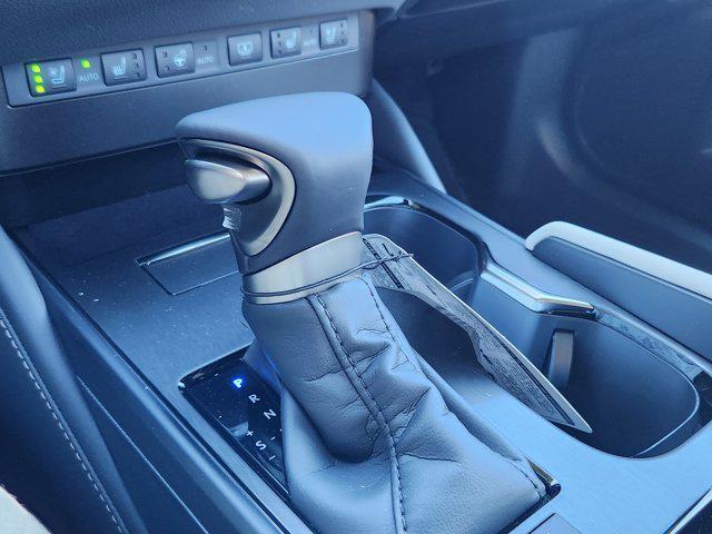 new 2025 Lexus ES 300h car, priced at $56,454