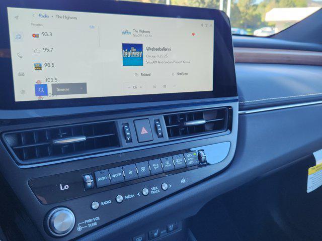 new 2025 Lexus ES 300h car, priced at $56,454