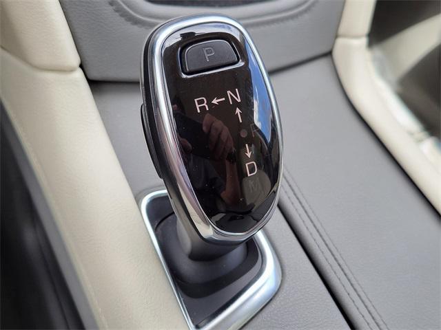 used 2018 Cadillac XT5 car, priced at $21,688