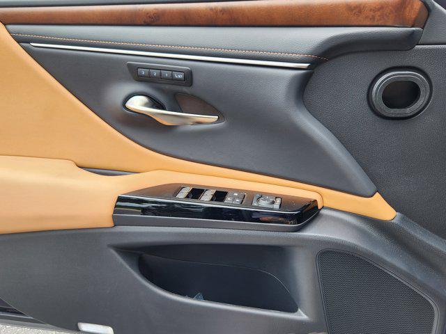 new 2025 Lexus ES 350 car, priced at $48,915