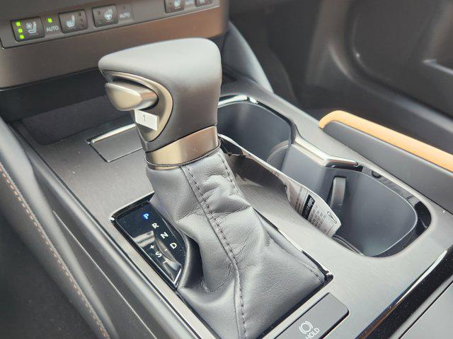 new 2025 Lexus ES 350 car, priced at $48,915
