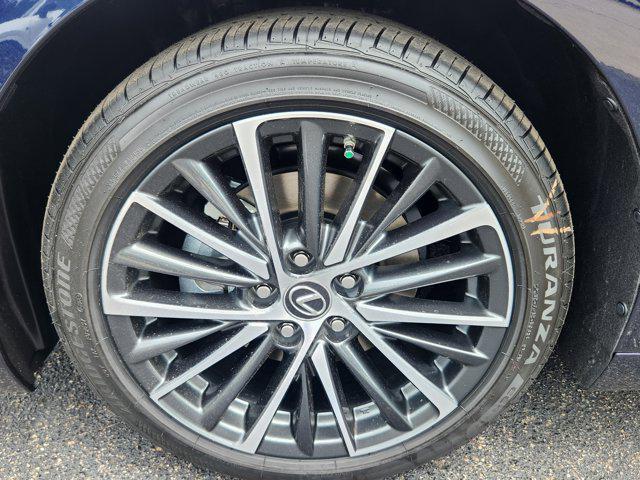 new 2025 Lexus ES 350 car, priced at $48,915