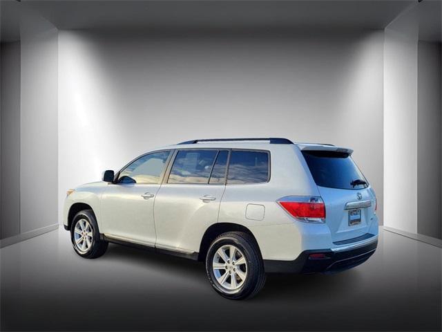 used 2013 Toyota Highlander car, priced at $11,249