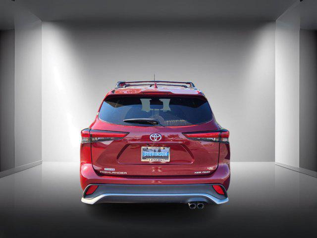 used 2023 Toyota Highlander car, priced at $39,299