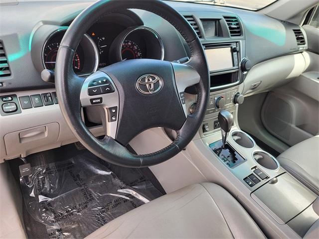 used 2013 Toyota Highlander car, priced at $13,149