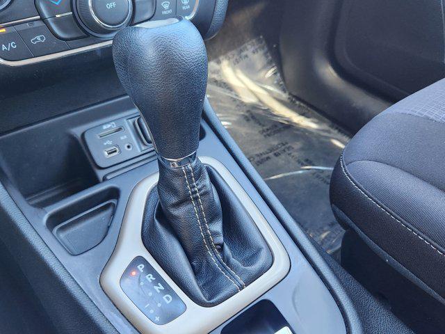 used 2015 Jeep Cherokee car, priced at $10,775