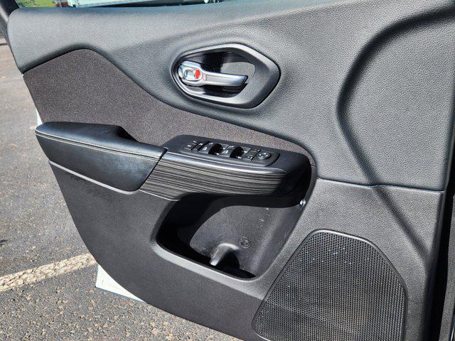 used 2015 Jeep Cherokee car, priced at $10,775