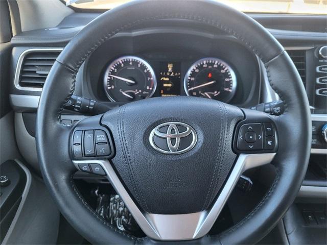 used 2016 Toyota Highlander car, priced at $16,198