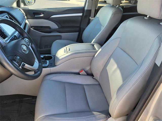 used 2016 Toyota Highlander car, priced at $16,198