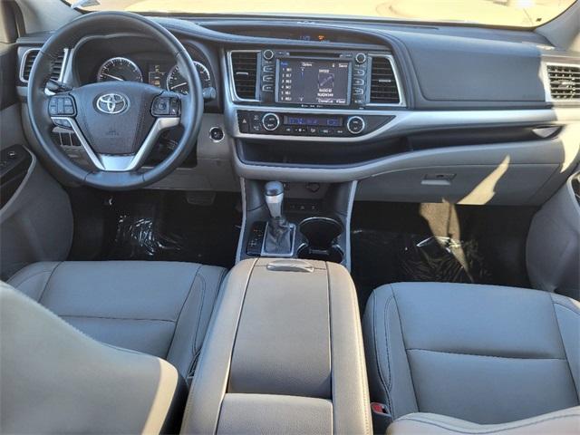 used 2016 Toyota Highlander car, priced at $16,198