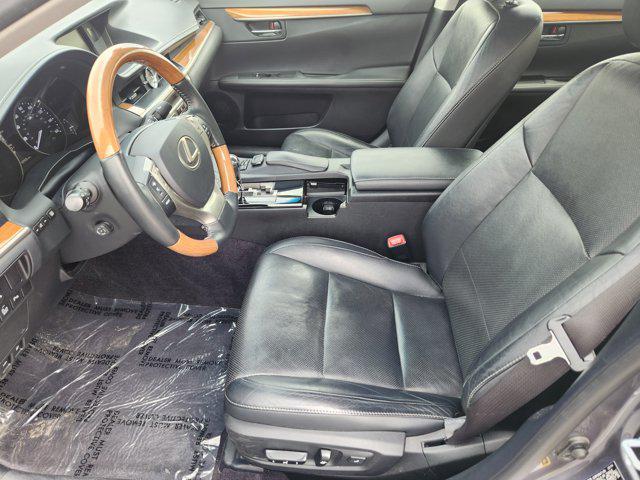 used 2015 Lexus ES 300h car, priced at $17,298