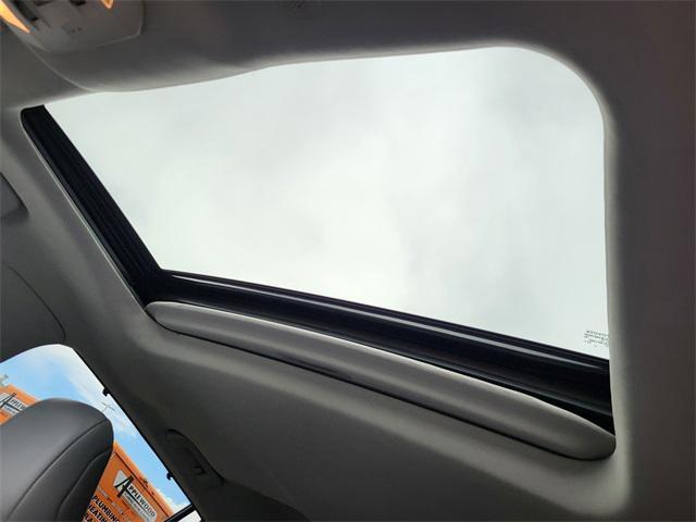 used 2022 Toyota Highlander car, priced at $35,298