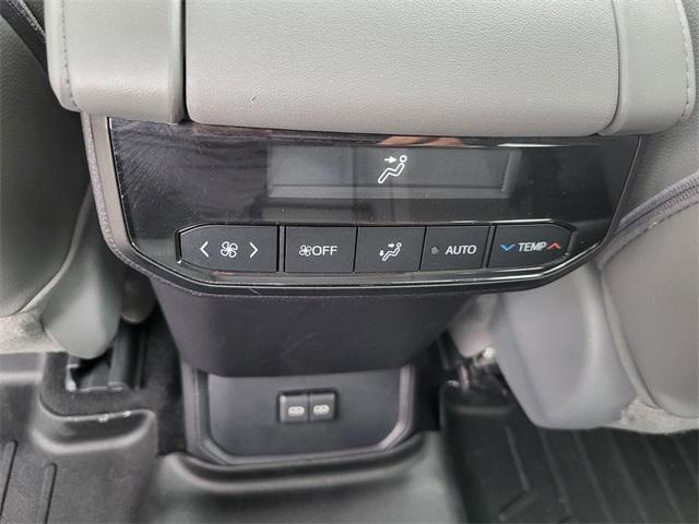 used 2022 Toyota Highlander car, priced at $35,298