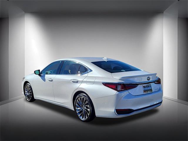new 2025 Lexus ES 300h car, priced at $56,234