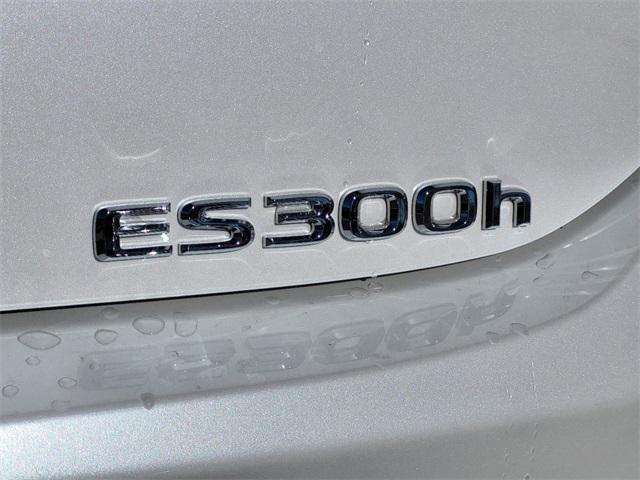 new 2025 Lexus ES 300h car, priced at $56,234