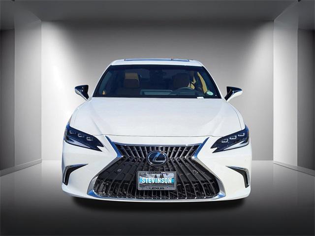 new 2025 Lexus ES 300h car, priced at $56,234