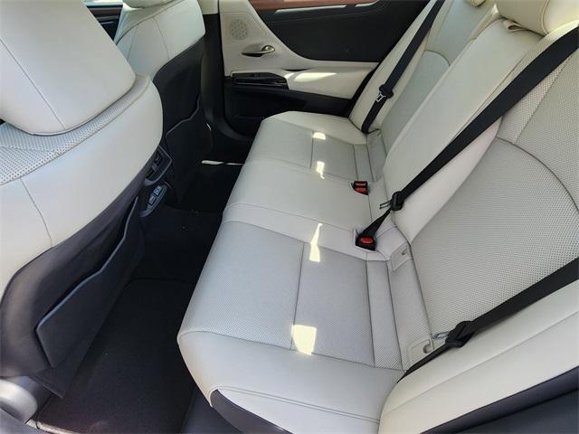 new 2025 Lexus ES 300h car, priced at $48,394