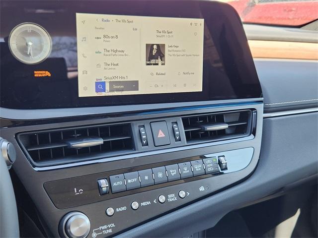 new 2025 Lexus ES 300h car, priced at $48,394