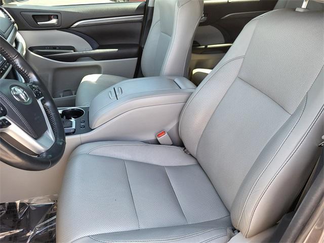 used 2017 Toyota Highlander car, priced at $21,298