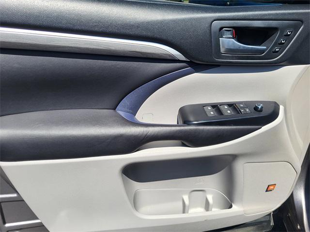 used 2017 Toyota Highlander car, priced at $20,529