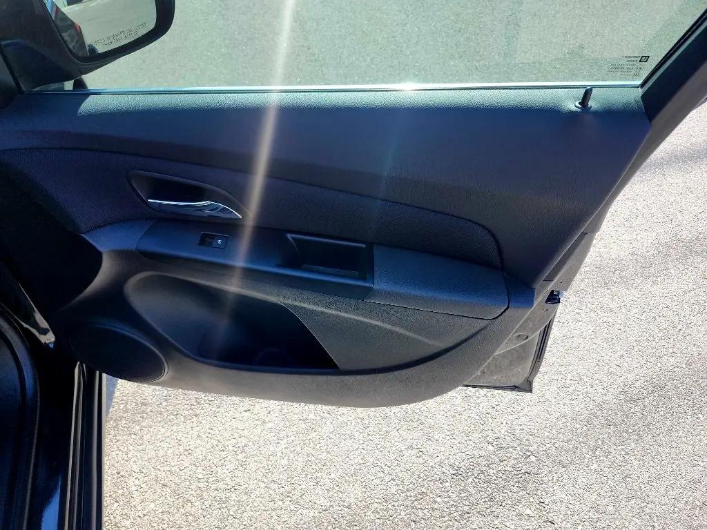 used 2014 Chevrolet Cruze car, priced at $7,488