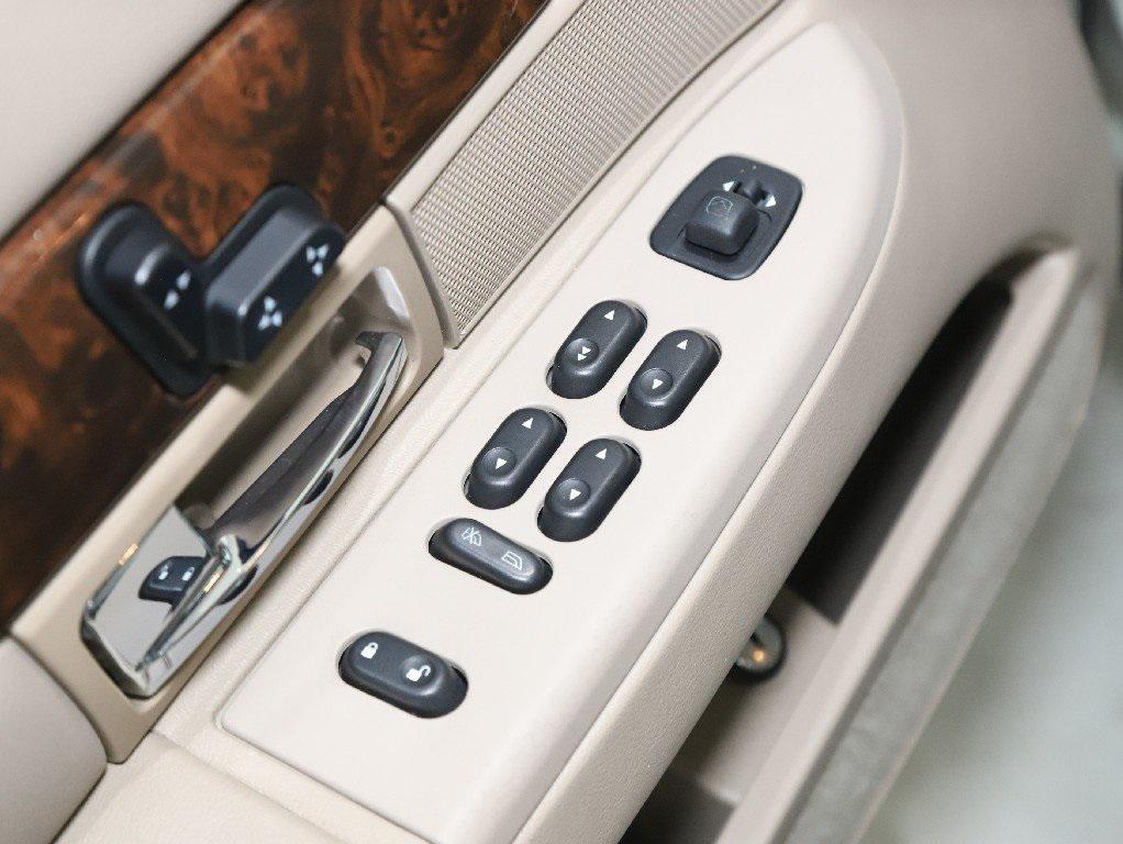 used 2005 Mercury Grand Marquis car, priced at $8,999