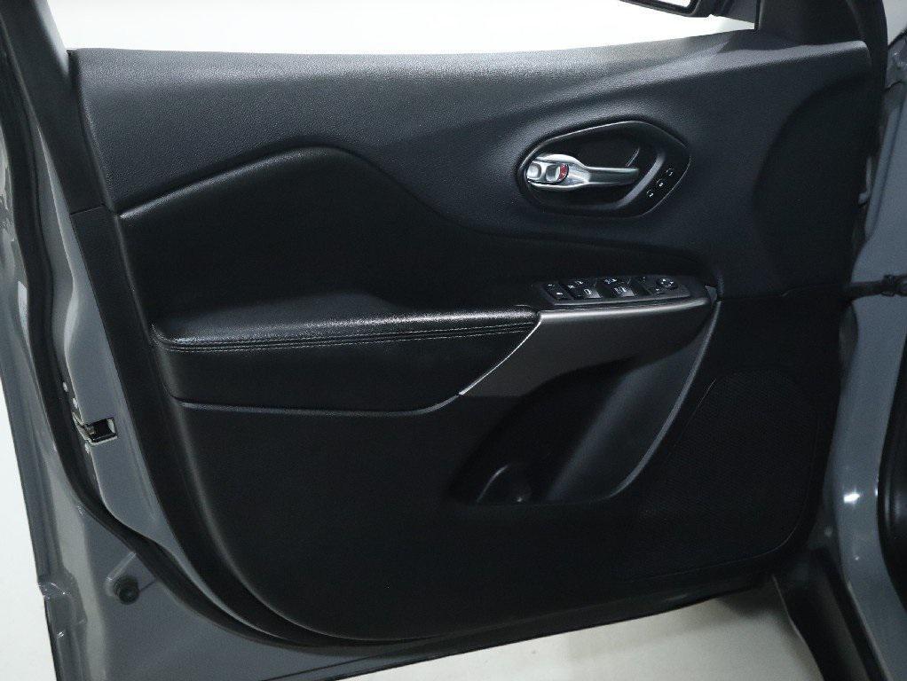 used 2019 Jeep Cherokee car, priced at $11,999