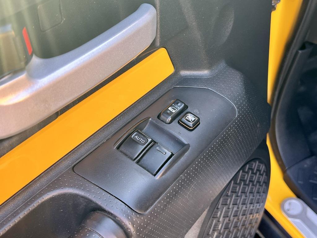 used 2007 Toyota FJ Cruiser car, priced at $7,999