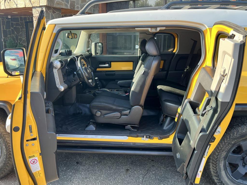 used 2007 Toyota FJ Cruiser car, priced at $7,999