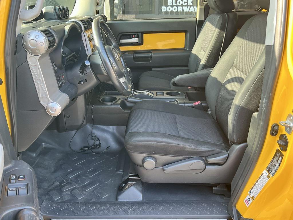 used 2007 Toyota FJ Cruiser car, priced at $7,999