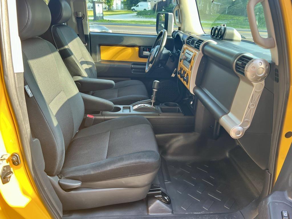 used 2007 Toyota FJ Cruiser car, priced at $7,999