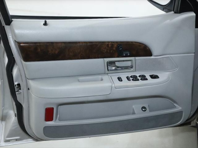 used 2005 Mercury Grand Marquis car, priced at $9,499