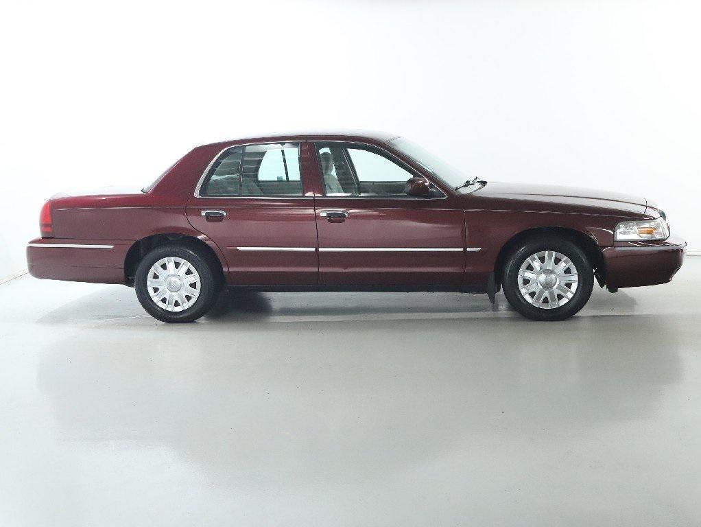 used 2007 Mercury Grand Marquis car, priced at $7,999