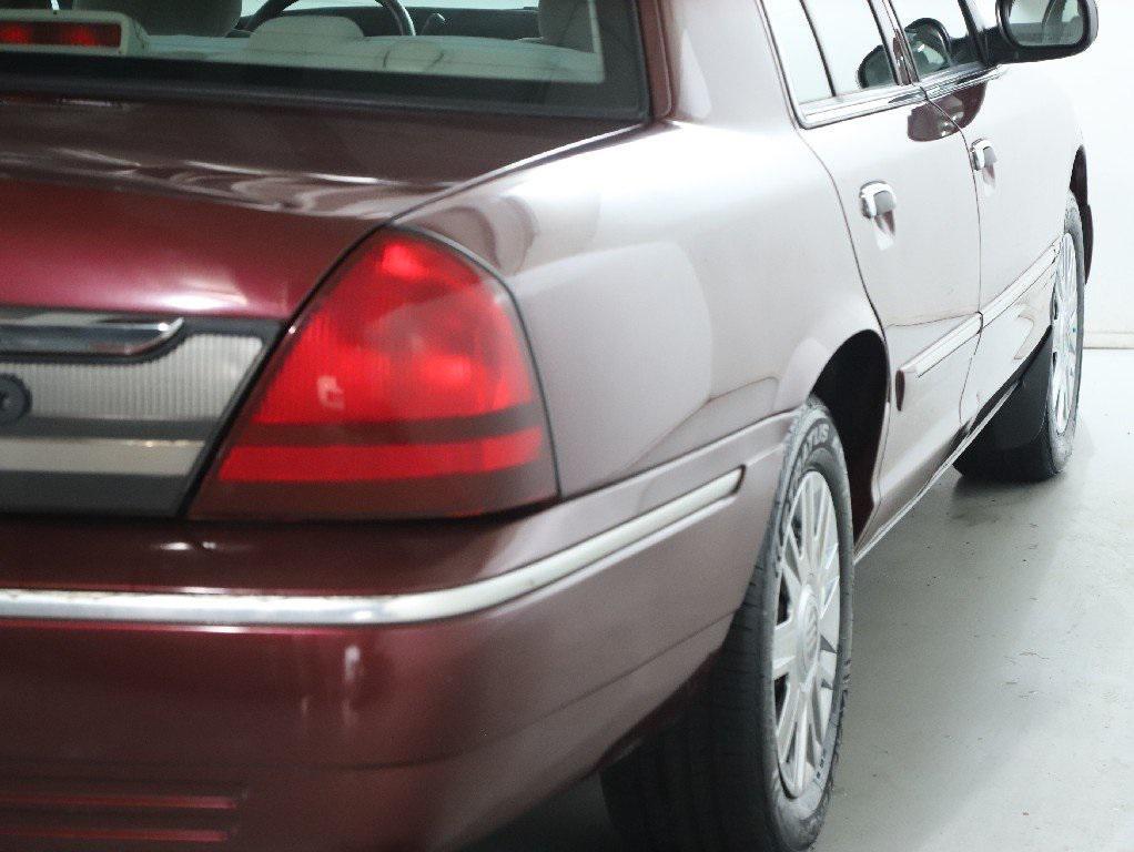 used 2007 Mercury Grand Marquis car, priced at $7,999