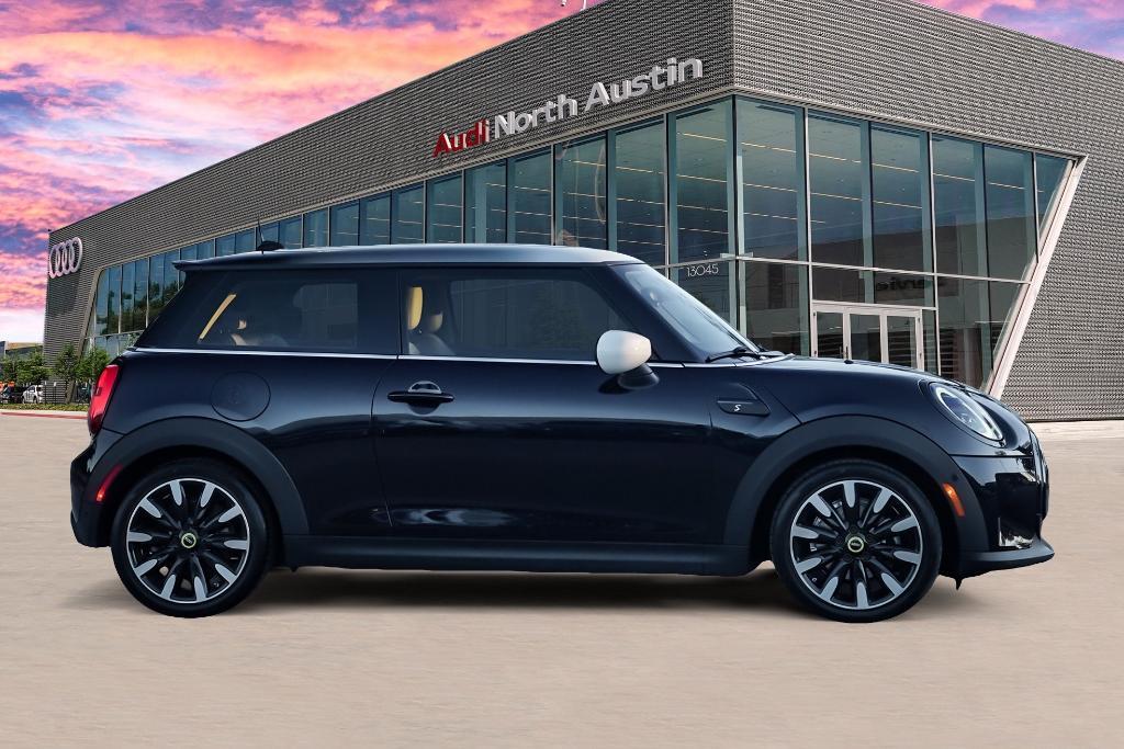 used 2023 MINI SE Hardtop car, priced at $22,795