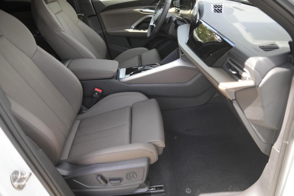 new 2025 Audi Q5 car, priced at $58,542